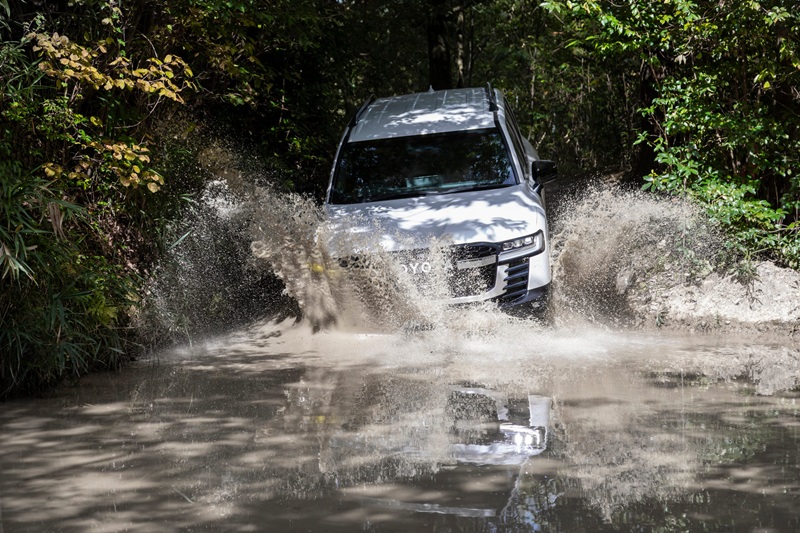 Bảo hiểm ô tô cho Toyota Land Cruiser Hybrid 2026